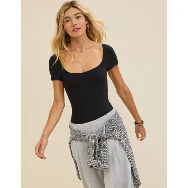 SMOOTHEZ Short Sleeve Square Neck Bodysuit - True Black