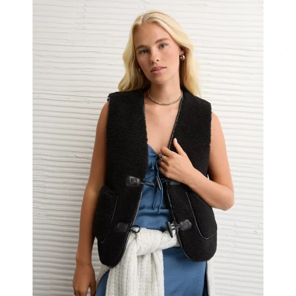 AE Sherpa Vest - Bold Black