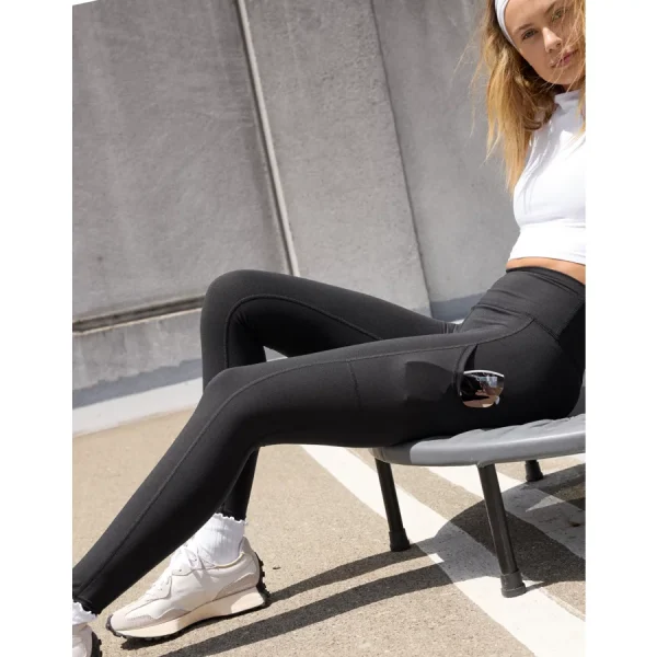 OFFLINE By Aerie The Hugger High Waisted Pocket Legging - True Black